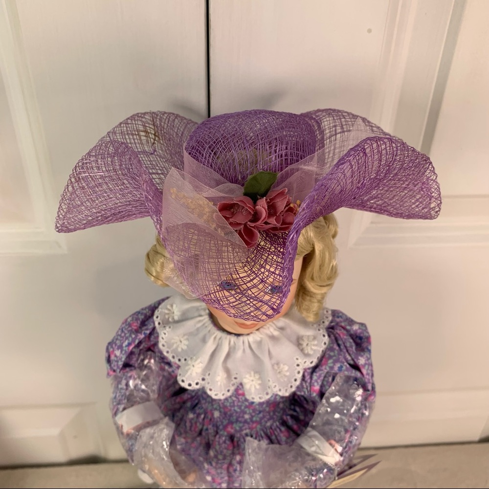 NEW Ashton Drake Galleries "Gathering Violets" Porcelain Doll - Picture 7 of 17